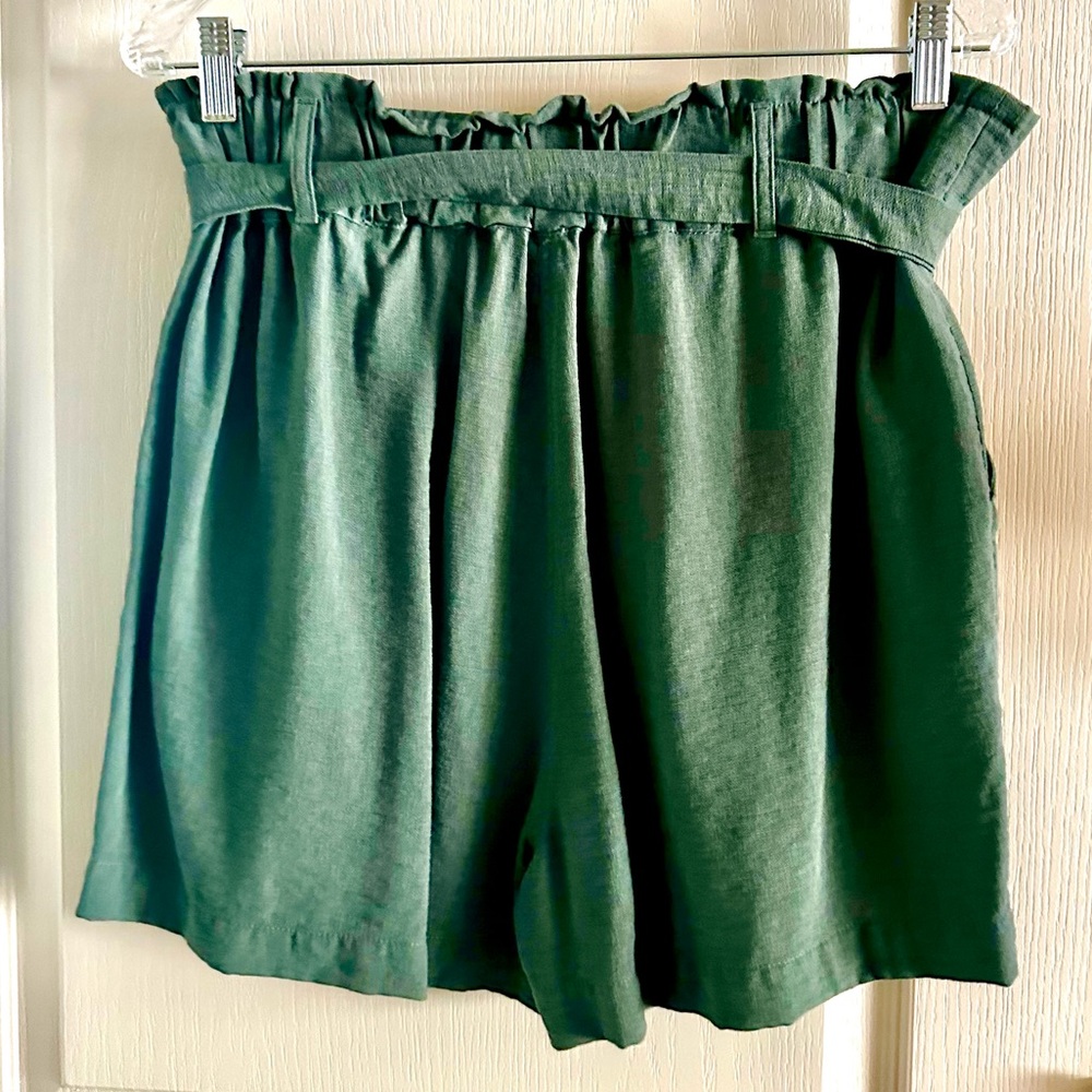 “Paper bag” shorts
